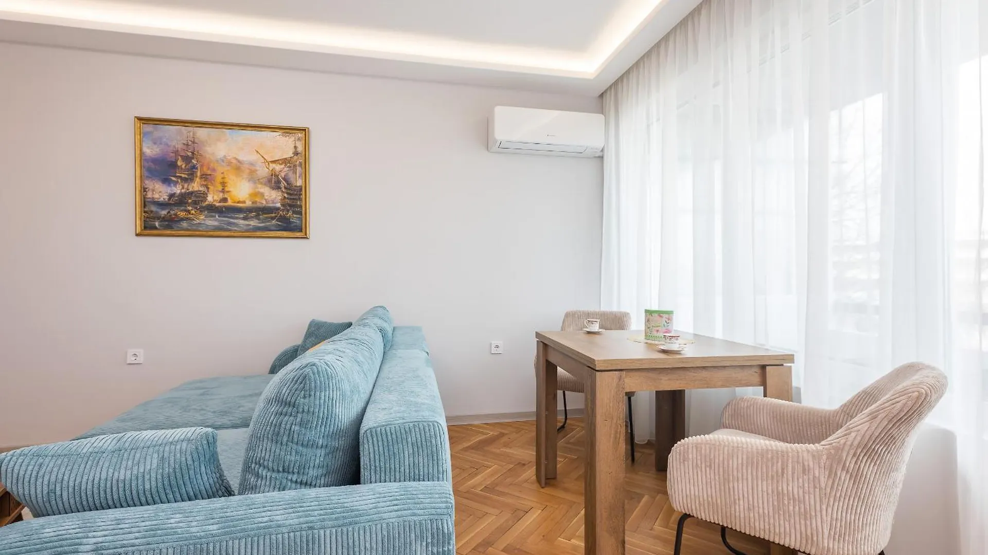 Cozy Chic Flat Stylish Center Apartment Varna 0*,  Bulgaria