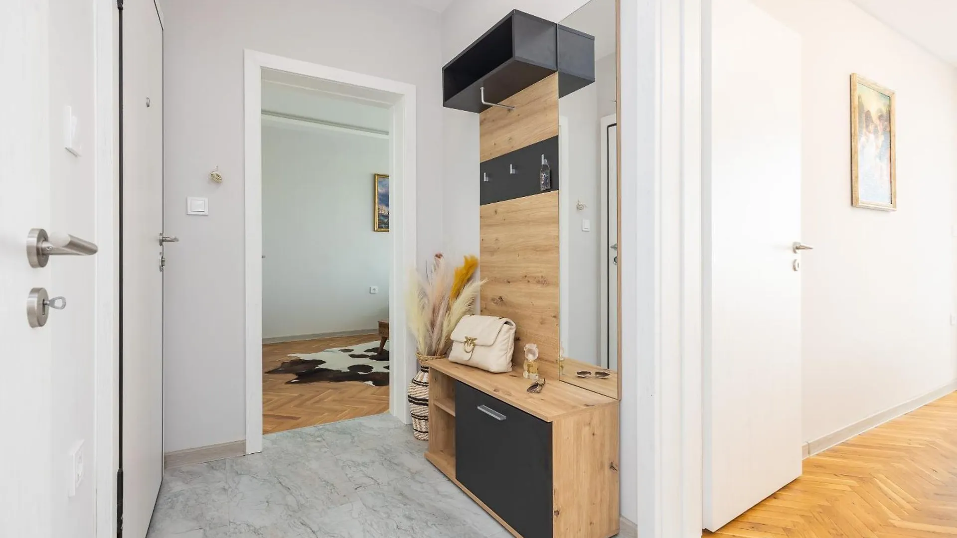 Apartmán Cozy Chic Flat Stylish Center Varna 0*,  Bulharsko